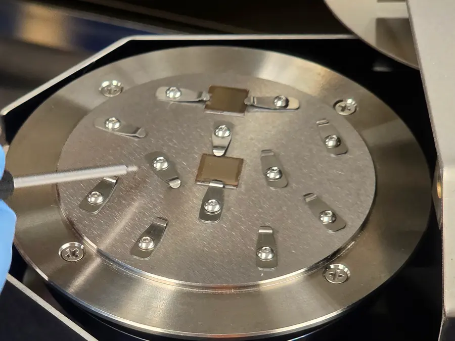 Milled samples on the platter. Out of the mill, clean and ready.