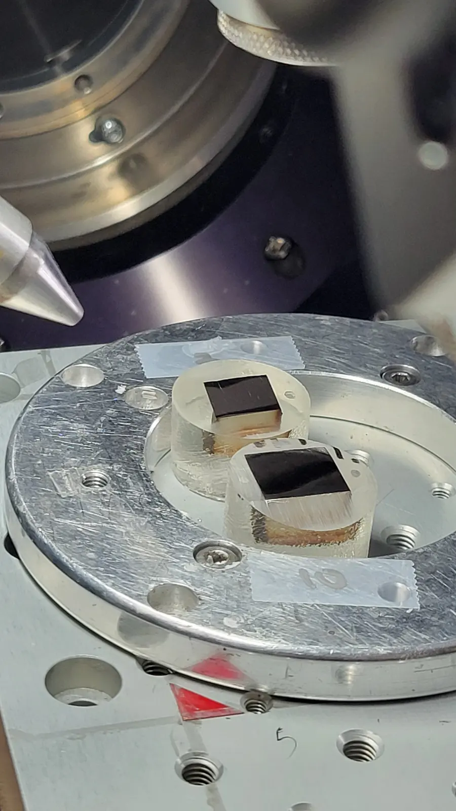 Polished Ni superalloy. Mounted and mirror-finished for microstructure work.